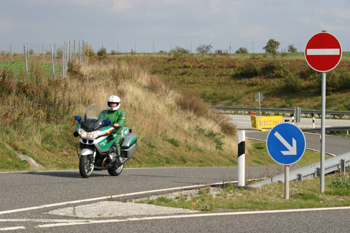 A38 Autobahn Papstbesuch Etzelsbach Eichsfeld Vollsperrung Pilger Polizeikontrolle Motorrad Streife 86