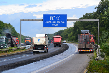 A3 Vollsperrung Bundesautobahn Erneuerung Fahrbahndecke Sanierung Asphalt Duisburg Kaiserberg Wedau Breitscheid 87