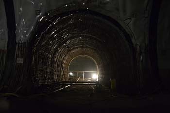 A44 Autobahntunnel in Bau Südröhre Tunnelbau bergmännische Bauweise Sprengvortrieb 36