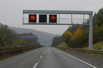 A4 Autobahn Leutraltalrückbau elektronische Geschwindigkeitsanzeige70