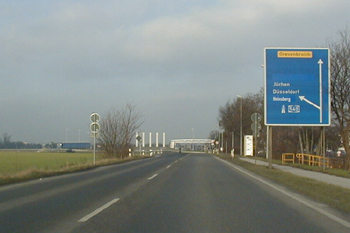 A540 Autobahnende Jüchen Grevenbroich-Süd Rommerskirchen B59n Anschluß Kreisverkehr 03