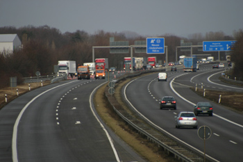 Autobahn A 57 Vollsperrung Unfall Brückenbrand A46 Neuss-Süd 2