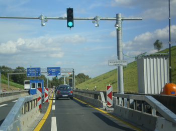Autobahnbrücke A1 Rhein Köln Leverkusen Lkw-Schrankenanlage 176