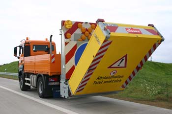 Autobahnmeisterei Anpralldämpfer Sicherungsfahrzeuge Absperrtafel 31