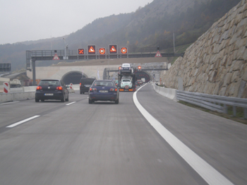 Bundesautobahn A4 Jagdbergtunnel Jena Freigabe Nordröhre Verkehrsumlegung Autobahntunnel Ostportal 25