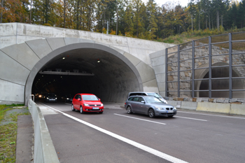 Bundesautobahn A4 Jagdbergtunnel Nordröhre Verkehrsumlegung 76