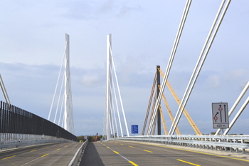 Autobahn Rheinbrücke Duisburg Neuenkamp A40 Vollsperrung Verkehrsfreigabe 50